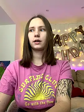 Snapshot of HotCaramellsTV chatting on October 12, 10:50 am HotCaramellsTV online show from October 12, 10:50 am