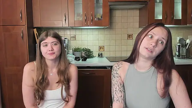 HotCaramellsTV online show from July 31, 8:04 am