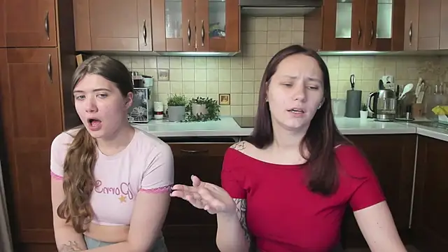 HotCaramellsTV online show from July 22, 8:04 am