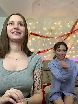 Snapshot of HotCaramellsTV chatting on October 25, 11:51 am HotCaramellsTV online show from October 25, 11:51 am