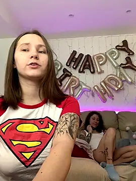 Snapshot of HotCaramellsTV chatting on October 19, 10:50 am HotCaramellsTV online show from October 19, 10:50 am