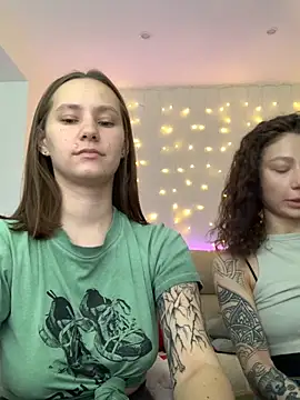 Snapshot of HotCaramellsTV chatting on October 7, 9:57 am HotCaramellsTV online show from October 7, 9:57 am