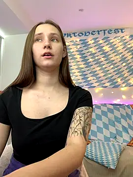 Snapshot of HotCaramellsTV chatting on September 25, 10:25 am HotCaramellsTV online show from September 25, 10:25 am