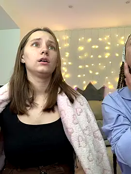 Snapshot of HotCaramellsTV chatting on September 17, 9:29 am HotCaramellsTV online show from September 17, 9:29 am