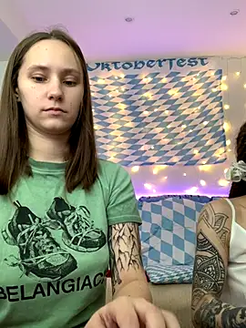 Snapshot of HotCaramellsTV chatting on September 21, 9:52 am HotCaramellsTV online show from September 21, 9:52 am