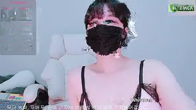 Snapshot of whitelee2 chatting on October 9, 12:53 pm whitelee2 online show from October 9, 12:53 pm