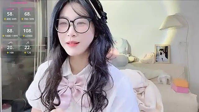 Snapshot of Luminous163 chatting on October 22, 11:48 am Luminous163 online show from October 22, 11:48 am