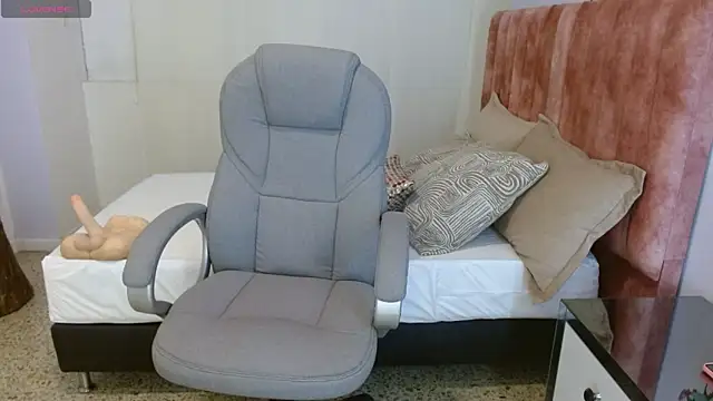 sussy leon online show from September 29, 11:59 am