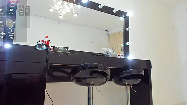 ElisabethMassey online show from December 20, 5:50 pm