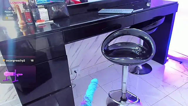 Snapshot of ElisabethMassey chatting on September 19, 1:54 pm ElisabethMassey online show from September 19, 1:54 pm