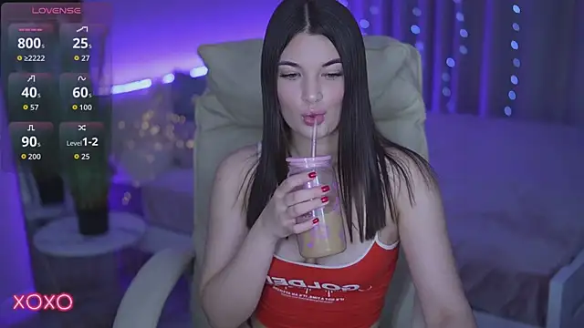 Snapshot of YourLolaBunny chatting on October 6, 6:45 pm YourLolaBunny online show from October 6, 6:45 pm