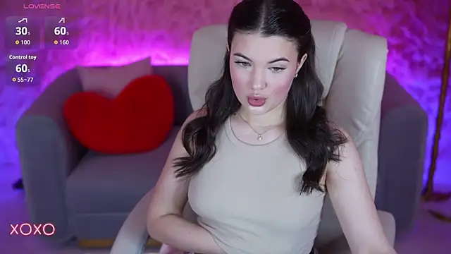 YourLolaBunny online show from March 14, 7:09 am