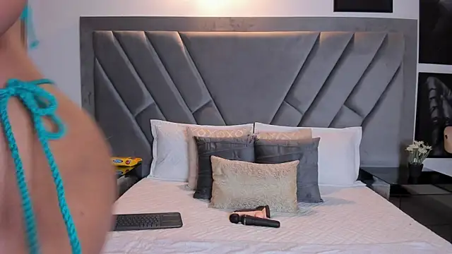 Snapshot of brenda_nova18 chatting on October 4, 5:28 pm brenda nova18 online show from October 4, 5:28 pm