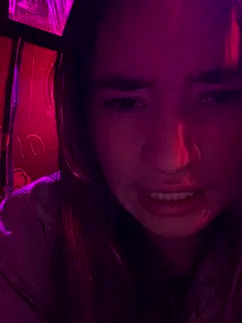 Snapshot of Sophie_LS chatting on October 6, 4:51 am Sophie LS online show from October 6, 4:51 am