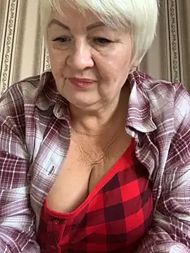 Laura Millf online show from September 30, 2:01 pm