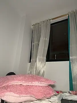 Snapshot of LunaGates chatting on September 29, 11:43 pm LunaGates online show from September 29, 11:43 pm