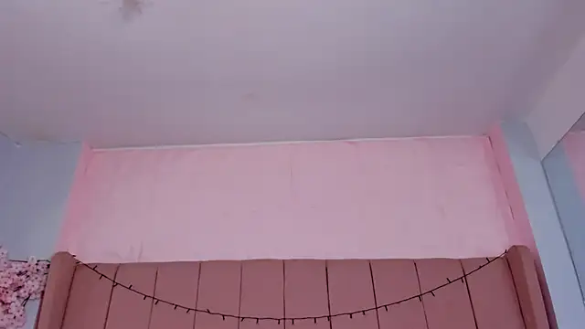 Snapshot of MollyBigBoobs12 chatting on October 2, 9:09 pm MollyBigBoobs12 online show from October 2, 9:09 pm