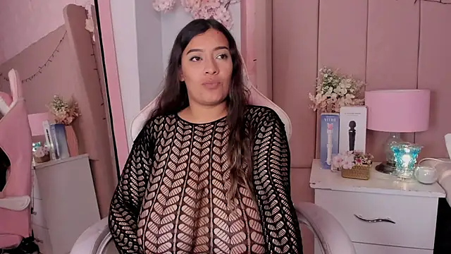 Snapshot of MollyBigBoobs12 chatting on October 7, 9:30 pm MollyBigBoobs12 online show from October 7, 9:30 pm