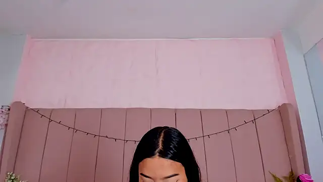 Snapshot of MollyBigBoobs12 chatting on September 30, 8:35 pm MollyBigBoobs12 online show from September 30, 8:35 pm