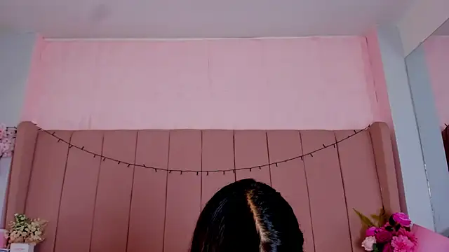 Snapshot of MollyBigBoobs12 chatting on October 1, 8:47 pm MollyBigBoobs12 online show from October 1, 8:47 pm