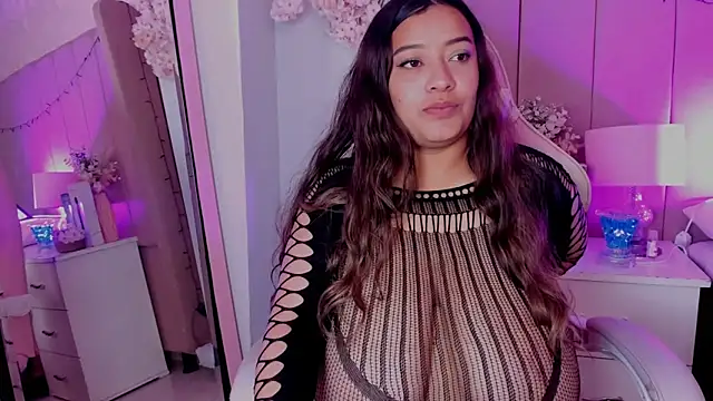 Snapshot of MollyBigBoobs12 chatting on October 15, 9:28 pm MollyBigBoobs12 online show from October 15, 9:28 pm