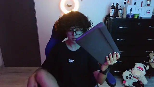 Snapshot of thomascooper7 chatting on October 15, 9:06 pm thomascooper7 online show from October 15, 9:06 pm