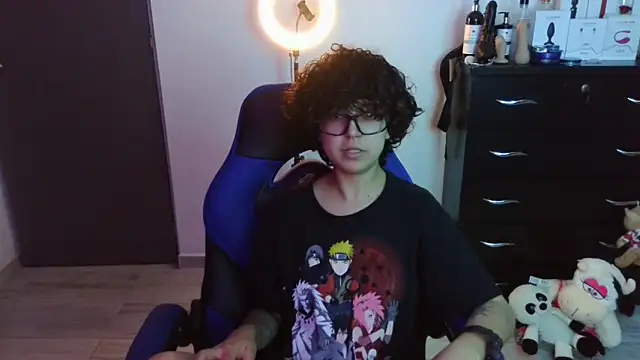 Snapshot of thomascooper7 chatting on October 31, 2:57 am thomascooper7 online show from October 31, 2:57 am