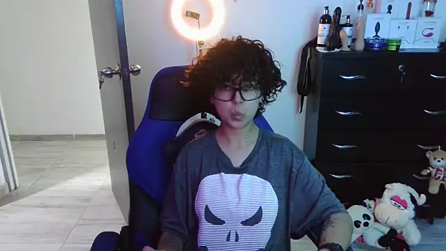 Snapshot of thomascooper7 chatting on October 14, 8:55 pm thomascooper7 online show from October 14, 8:55 pm