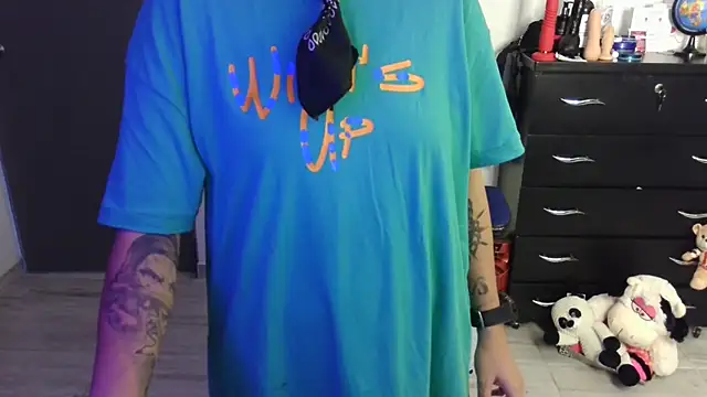 thomascooper7 online show from April 7, 10:34 pm