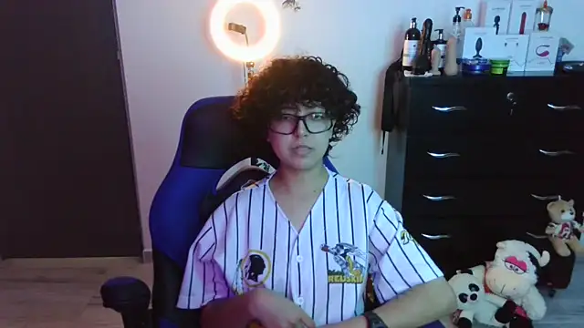 Snapshot of thomascooper7 chatting on October 12, 8:44 pm thomascooper7 online show from October 12, 8:44 pm