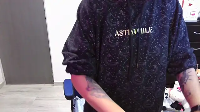 Snapshot of thomascooper7 chatting on September 25, 1:59 am thomascooper7 online show from September 25, 1:59 am