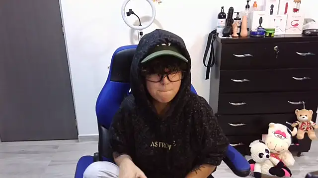 Snapshot of thomascooper7 chatting on September 20, 1:16 am thomascooper7 online show from September 20, 1:16 am