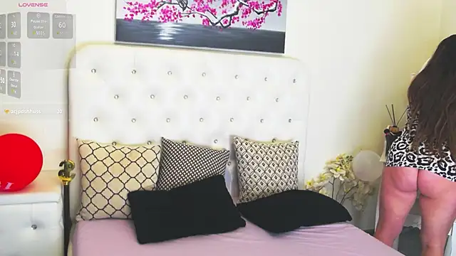 Snapshot of Ysabell01 chatting on November 2, 5:22 am Ysabell01 online show from November 2, 5:22 am