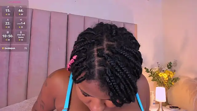 Snapshot of Milan_ebony chatting on September 27, 1:29 pm Milan ebony online show from September 27, 1:29 pm