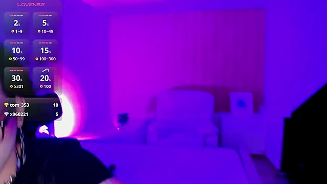 melodybonss  online show from October 19, 5:20 am