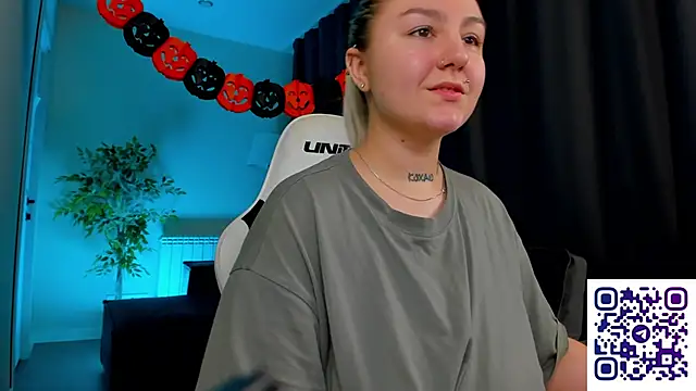 Snapshot of Debbie_Taylor chatting on October 31, 3:16 pm Debbie Taylor online show from October 31, 3:16 pm