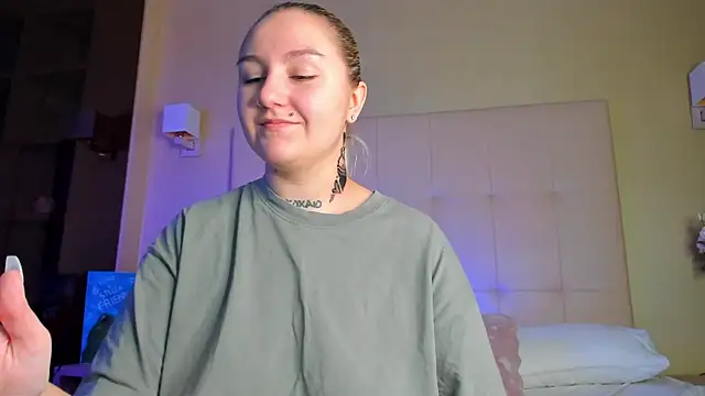 Snapshot of Debbie_Taylor chatting on October 21, 5:50 pm Debbie Taylor online show from October 21, 5:50 pm