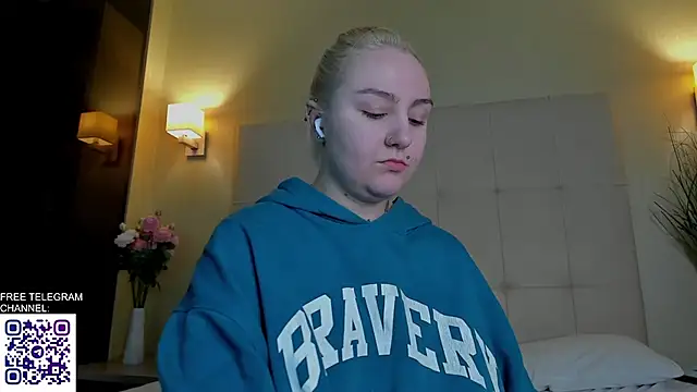 Debbie Taylor online show from December 4, 7:25 pm