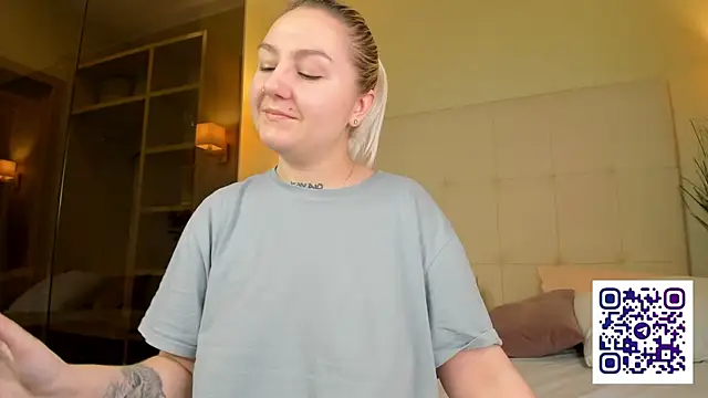 Snapshot of Debbie_Taylor chatting on October 8, 5:28 pm Debbie Taylor online show from October 8, 5:28 pm