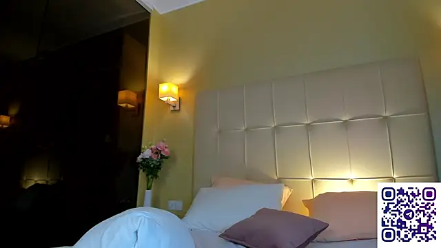 Snapshot of Debbie_Taylor chatting on October 11, 5:48 pm Debbie Taylor online show from October 11, 5:48 pm