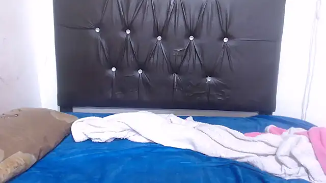 Snapshot of BigbootyNickyx chatting on September 15, 8:16 pm BigbootyNickyx online show from September 15, 8:16 pm