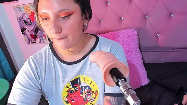 Snapshot of Mila_nixon02 chatting on September 29, 5:51 pm Mila nixon02 online show from September 29, 5:51 pm