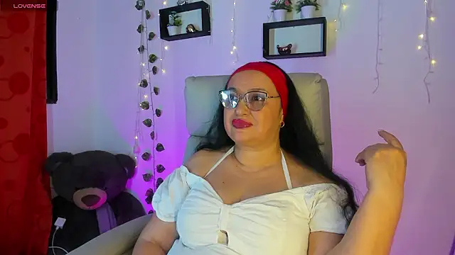 Gia Nahomi online show from February 2, 10:53 pm