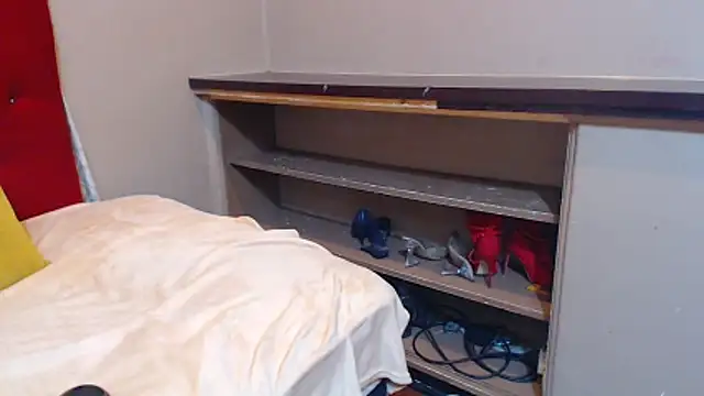 sexychocolatbox10 online show from March 11, 8:07 am