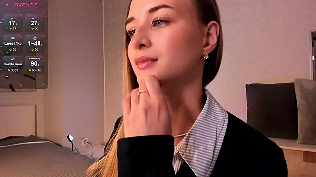 Tiffanyhunt online show from October 14, 1:35 pm