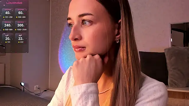 Tiffanyhunt online show from October 13, 1:25 pm