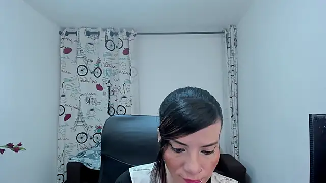 Snapshot of DanaaRey chatting on October 27, 3:29 pm DanaaRey online show from October 27, 3:29 pm