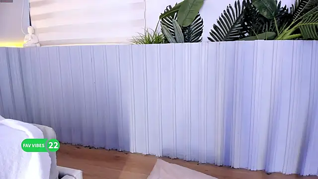 stephanymonroe online show from October 4, 4:33 pm