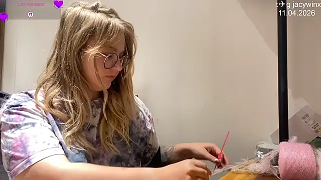 JacyWinslat online show from April 11, 1:15 pm