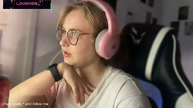 Snapshot of JacyWinslat chatting on October 22, 6:02 pm JacyWinslat online show from October 22, 6:02 pm